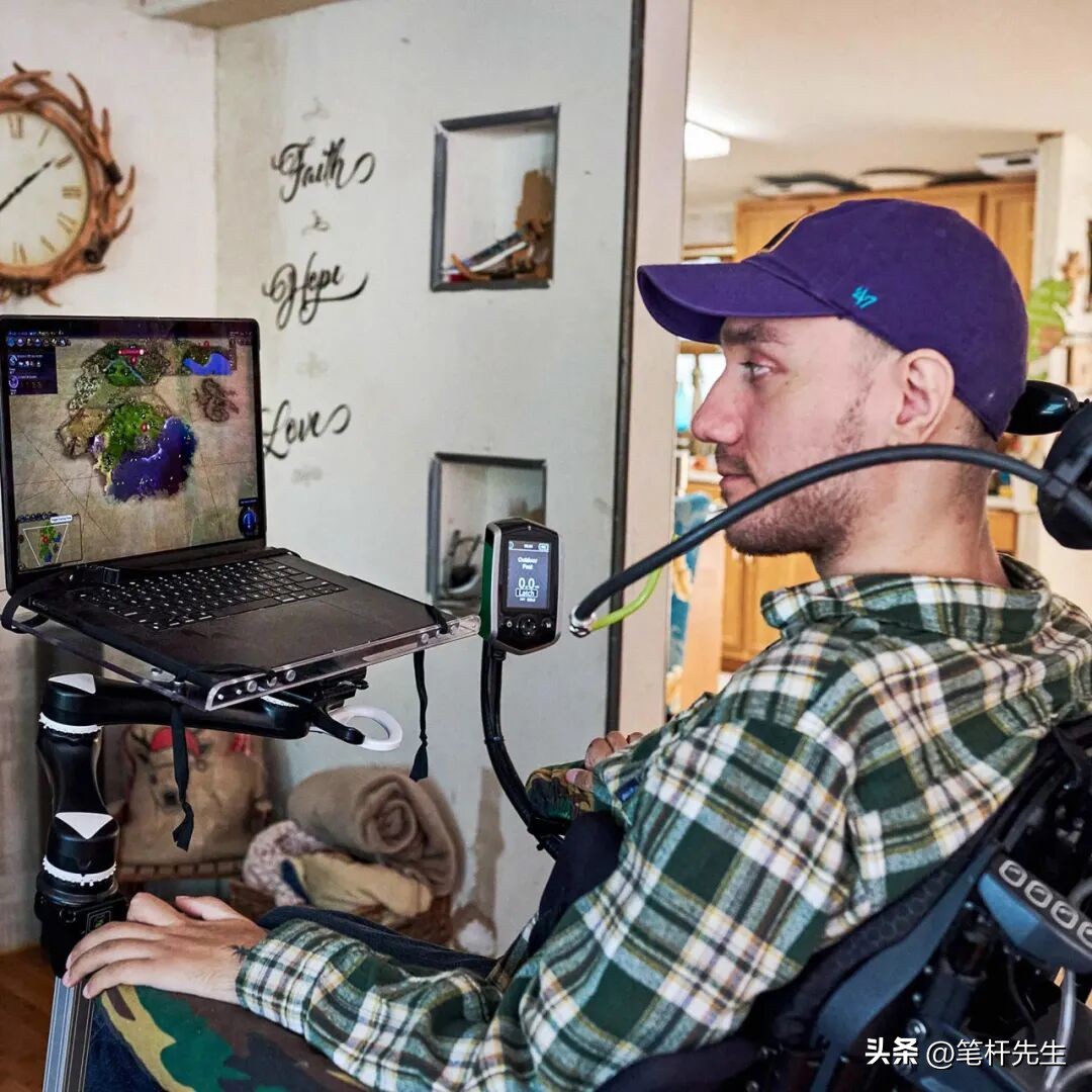 马斯克_脑机接口中美竞速_马斯克意识上传机器人