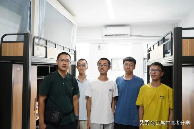 北大数院迎2025级本科新生，中国第一系名不虚传，数竞金牌收割机
