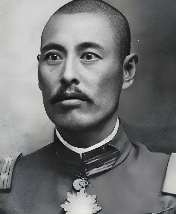 孙殿英盗墓时对慈禧粗暴野蛮，19年后得绝症，临终病症和慈禧相似