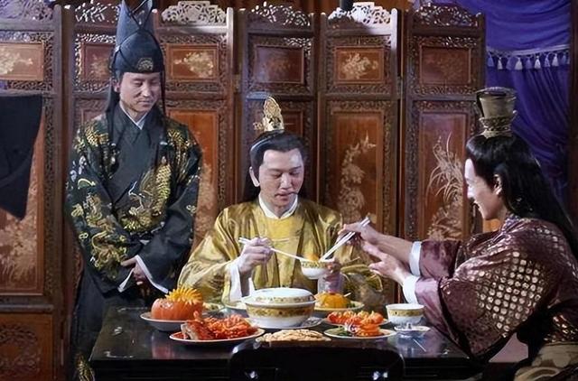 在古代，为什么不通过下毒来杀掉皇帝？溥仪：压根没吃过一顿热饭