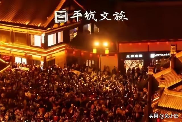 大同彻底沦陷！一亿人挤爆山西这座古城，人山人海如“丧尸围城”