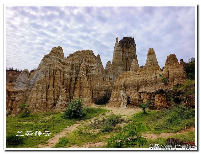 云南楚雄：元谋浪巴铺土林的地质奇观（含攻略）