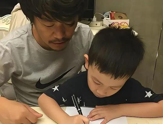 王宝强儿子已长大,是谁的亲儿子一目了然,观众:太像了