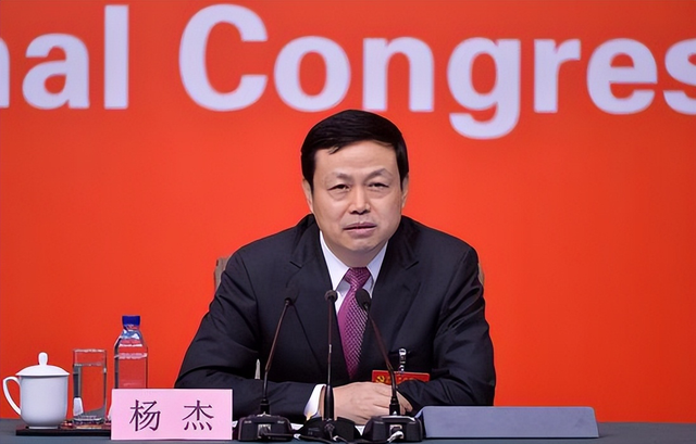 千万人逃离！中国移动日赚4.6亿，还被爆杀熟，老用户愤怒质问