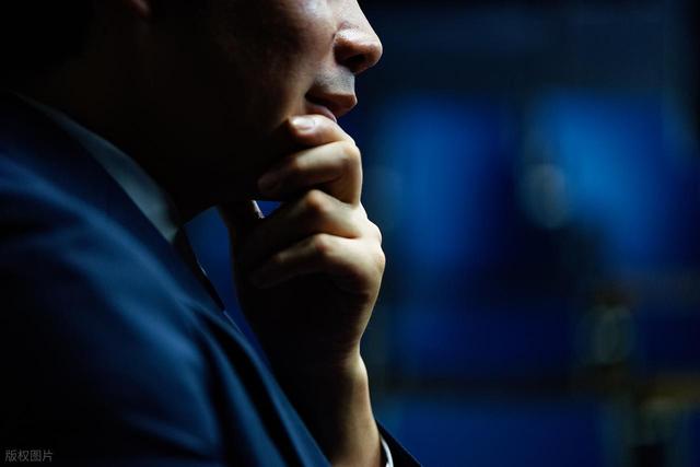 开庭两分钟，审判长早已暗示输赢，可惜你根本没听懂了