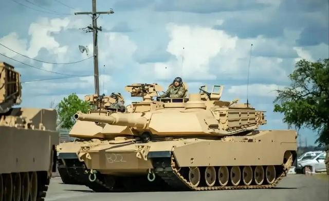 终于不嘴硬了？美媒开始承认：美军最大的敌人浮出水面，不是中俄