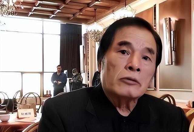他和6个老婆共处一室，每人每月7万零花钱，71岁又娶小20岁妻子