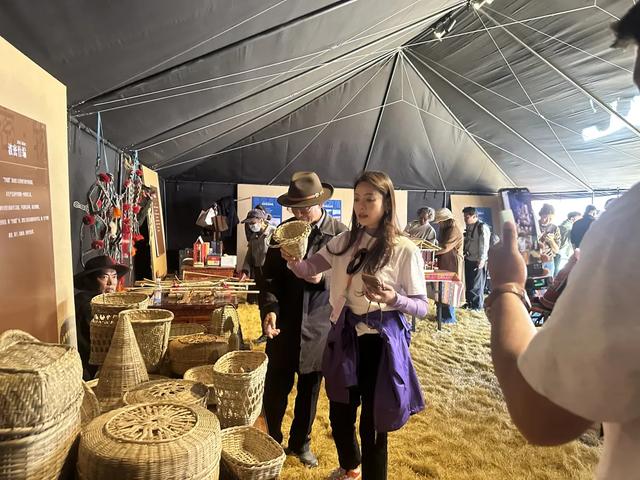 冰川之下 烟火之上 | 波密县特色主题活动亮相工布公园,等你来打卡!