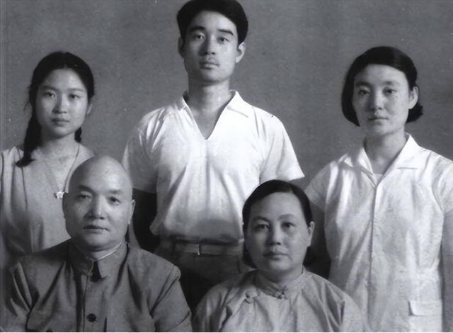 72年李敏怀孕，独自来中南海探亲，毛主席怒道：孔令华太不像话了