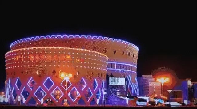 金色沙海藏粉色秘境！内蒙古这片土地，藏着哪些不为人知的秘密？