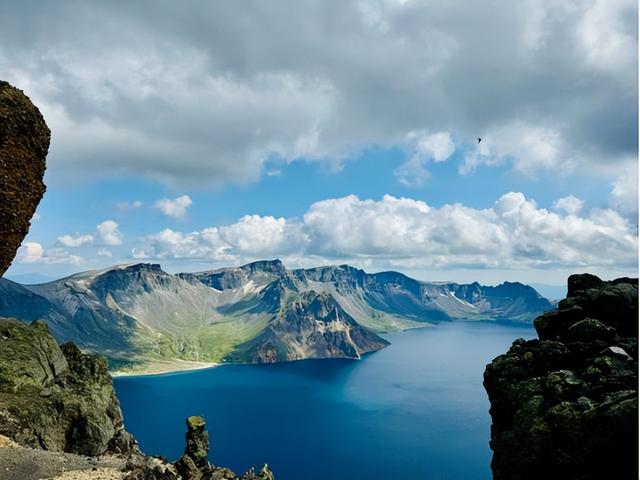 相隔1000公里，依然挡不住韩国觊觎，长白山究竟有何特别？