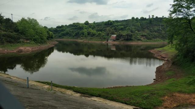 重庆九龙坡有一座明朝大寨，拥有18道城门，相传张献忠在此称帝