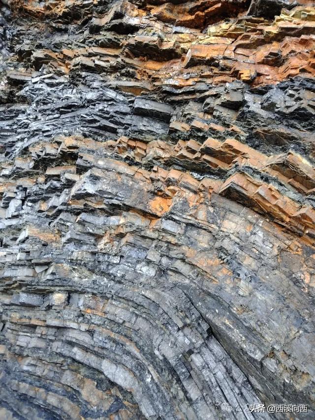 杭州南部诸暨的一处上古地质褶皱奇观