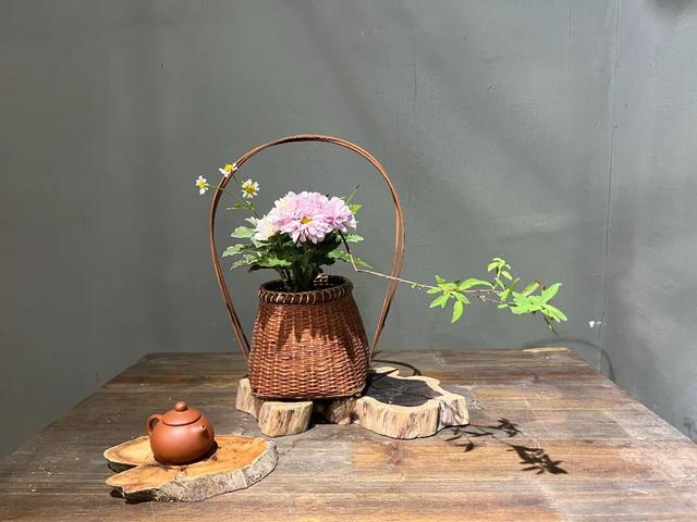 30个名师菊花插花作品，带你赏尽秋日好风景
