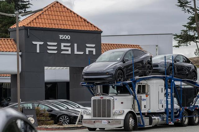 一万亿美元薪酬计划，是马斯克疯了还是特斯拉疯了？