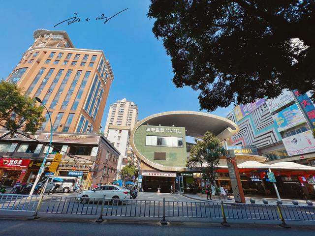 番禺明明是广州的一个区，为什么番禺人都不愿说自己是广州人？