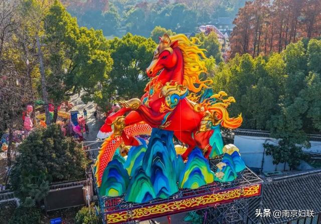 就在今晚，亮灯！