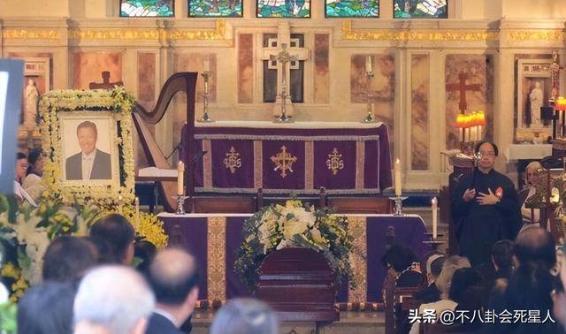 香港四大家族没落：李嘉诚父子撤退，郑裕彤儿子负债李兆基家躺平