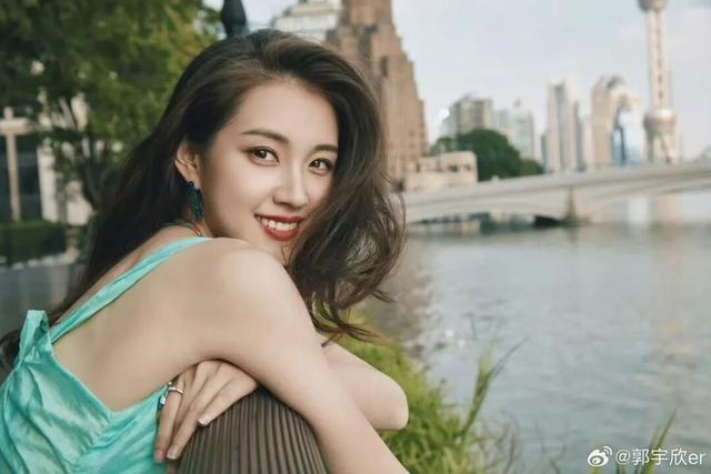 你俩不对劲，怎么戏外也这么好磕？原地结婚吧！