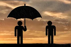 心理学家：极度自私的人，不体现在斤斤计较，而是有着这三个特征图片