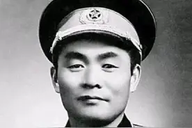 苏军陈兵百万，邓公命杜义德中将赴甘肃管一上将，杜反问：怎么管图片