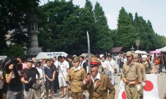 特朗普示意后，高市不装了：日本必须拥核，话语刚落	，金正恩现身