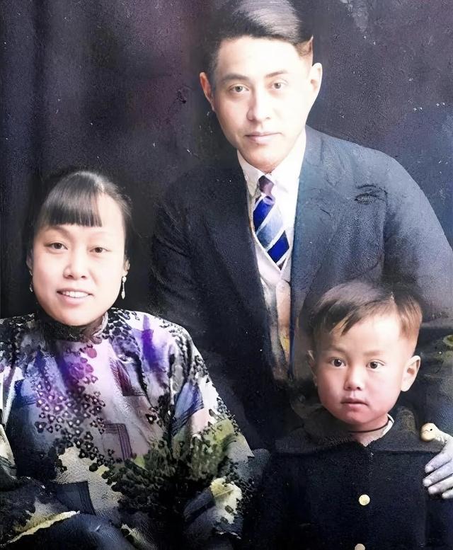 演都不演了！杨振宁去世仅7天，恶心的事情发生了，结局大快人心