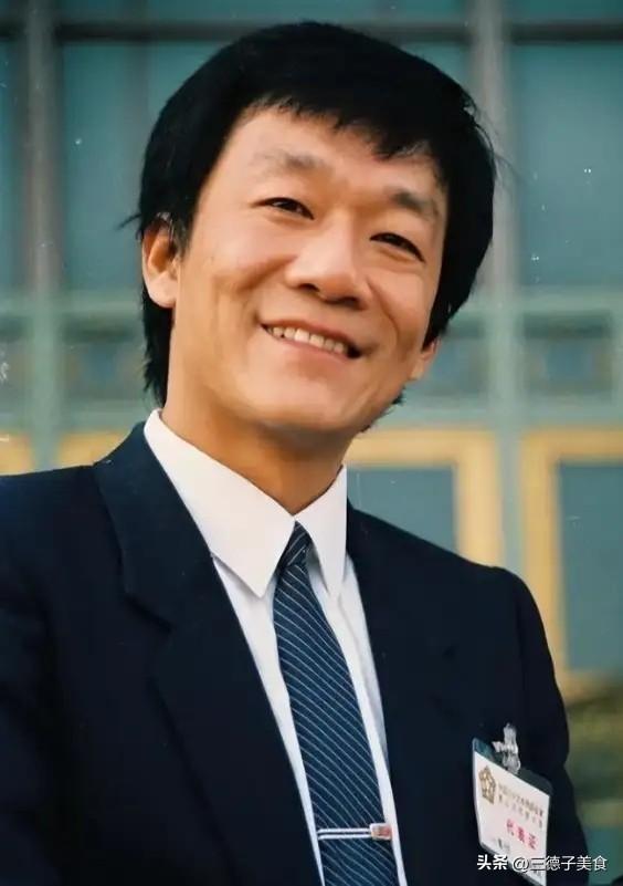 独居北京无人照料	，家中杂乱简陋环境寒酸，79岁侯耀华晚年凄凉