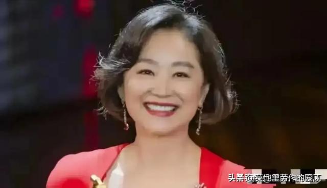 关之琳老了，林青霞老了，陈红也老了，唯有56岁的她看起来像36岁