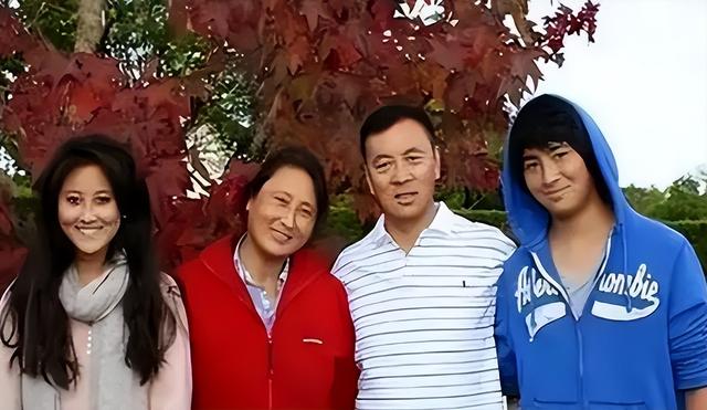 郎平做梦也没想到，曾获五连冠女排队长杨锡兰，如今沦落到做保安