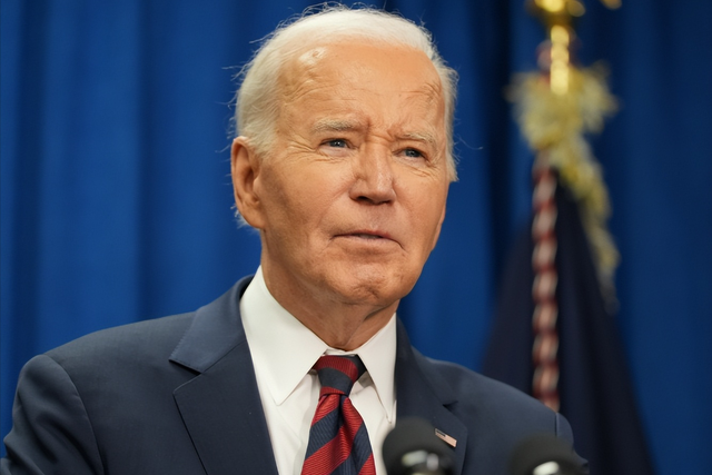 不许特朗普退出中美争锋，83岁拜登带病出山，一开口就冲着中国来