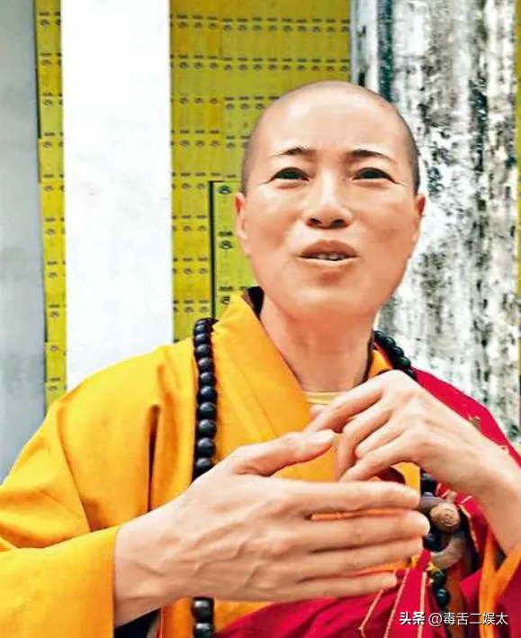 风流尼姑释智定：白天念经晚上夜店，东窗事发时，屋里还藏着假发