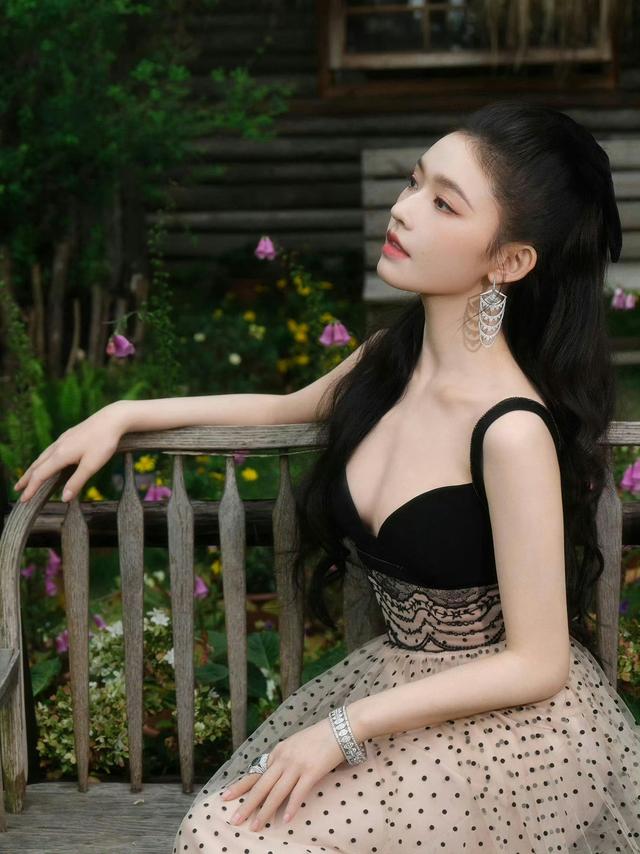美图福利(17)，林允、杨幂、卢昱晓、宋雨琦、李一桐、孔雪儿