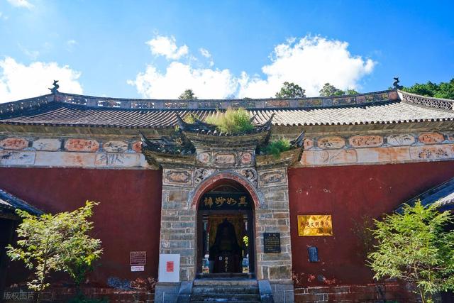 到云南游玩，去过这9个绝美古寺再离开吧！人气都超旺，祈福灵验