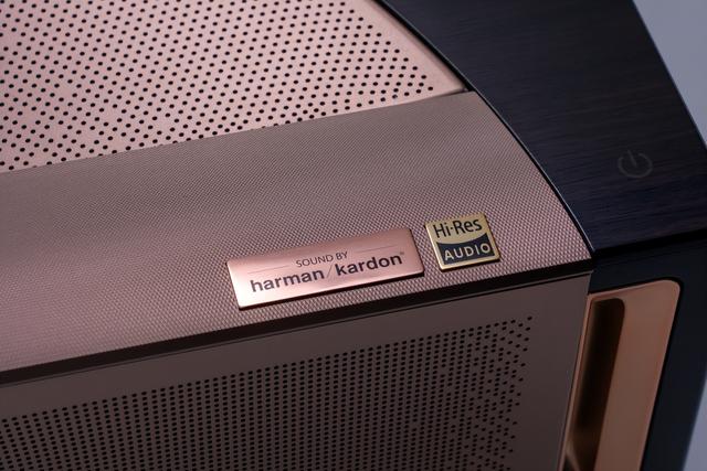 海信激光电视探索X1 Ultra：1k尼特全屏亮度+9.1.4声道家庭天花板