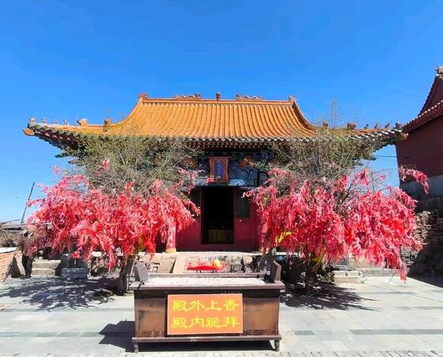 到河北张家口登鸡鸣山