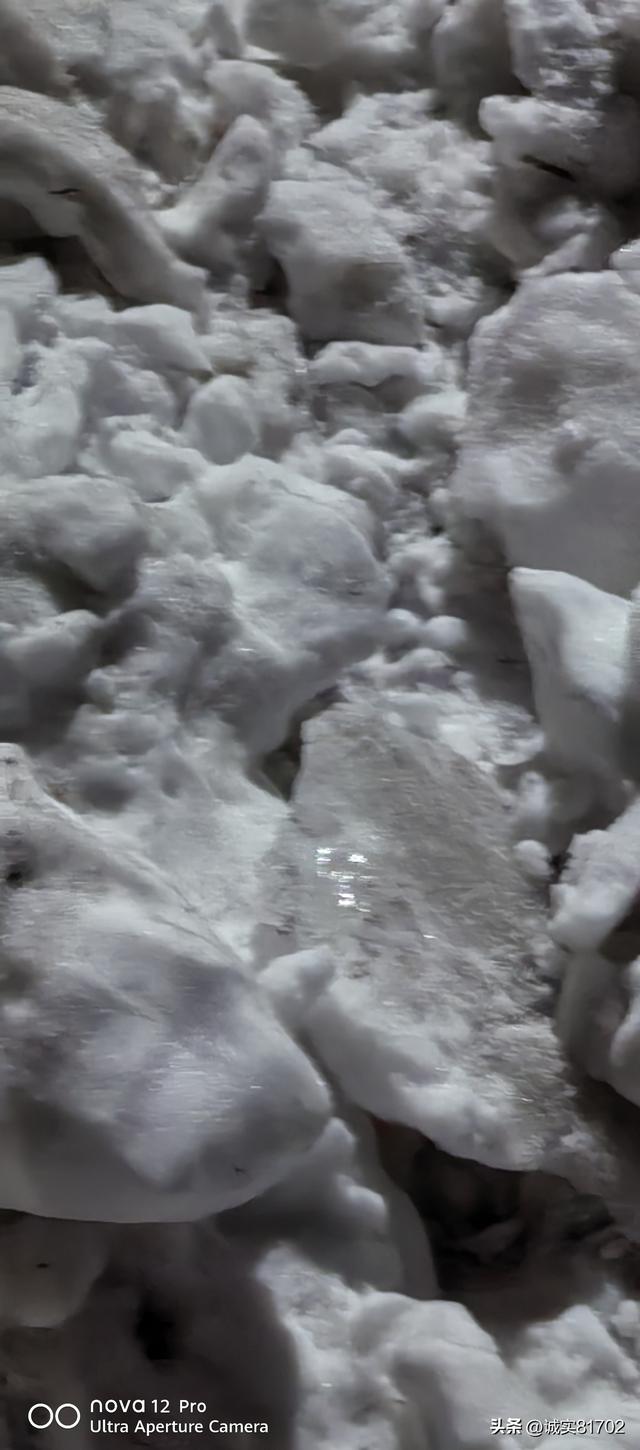 世界破破烂烂，总有一些人缝缝补补