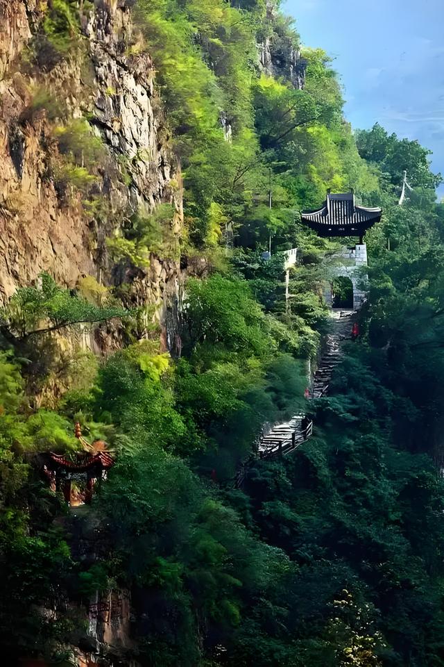 踏迹寻音：前往昭通盐津豆沙关，穿越千年观摩唐摩崖