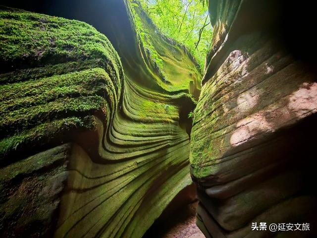 厉害了！甘泉大峡谷二次斩获《中国国家地理》青睐，峡谷与星空的组合绝了！