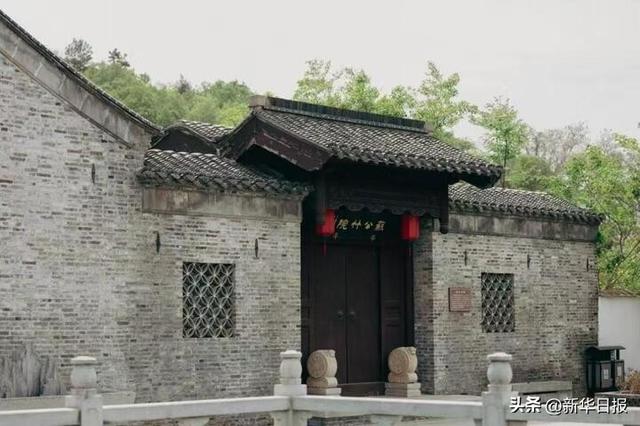 读诗词游水韵江苏丨在诗韵流淌的历史文化名城镇江探寻“诗和远方”