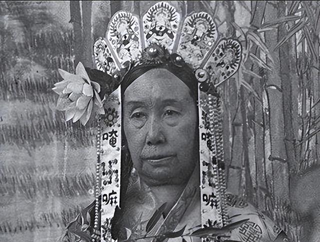 1928年，慈禧尸体被孙殿英的士兵侮辱后，尸体上为何长满白毛？