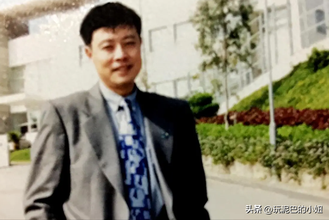 没想到，主持央视天气预报将近30年的宋英杰，竟是兼职“临时工”