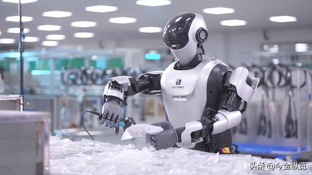 人形机器人棋局，中坚不拼销量却“占C位”！抢占未来万亿市场！