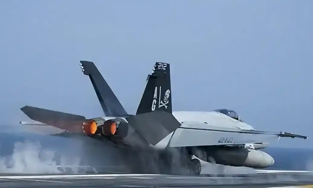 南海半天摔2架！美军今年已12起A级事故	，尼米兹号恐撑不到退役