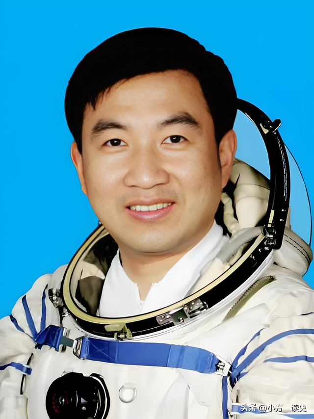 致敬中国航天人：吴杰虽未触摸星辰，却能成为"飞天摆渡人"