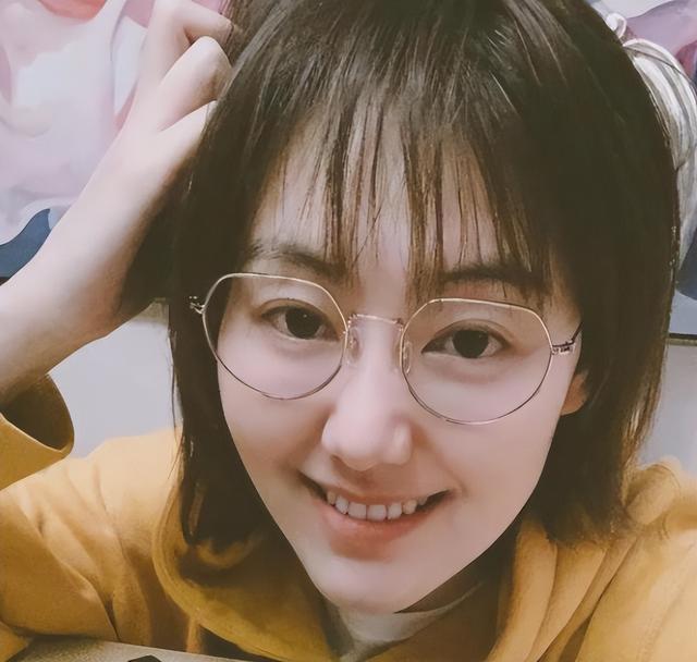 讨好大佬，陪睡上位	，遭央视“开除	”，她身上的标签哪个才是真的