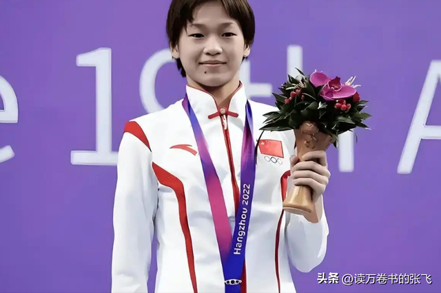 正式退役？央视表态，全红婵返回湛江老家，谁注意何威仪举动