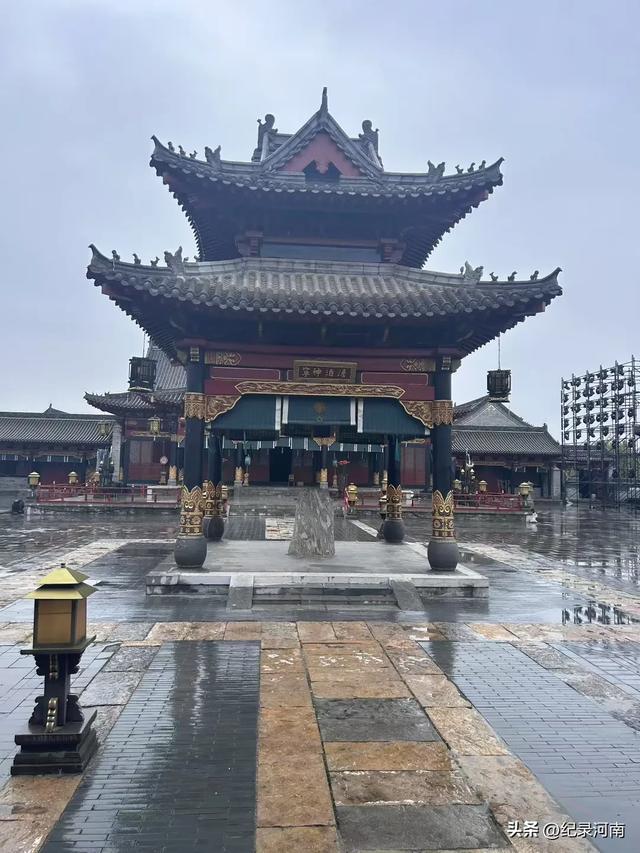 欢迎欢迎，热烈欢迎清明上河园开始运营商丘古城，商丘人兴高采烈