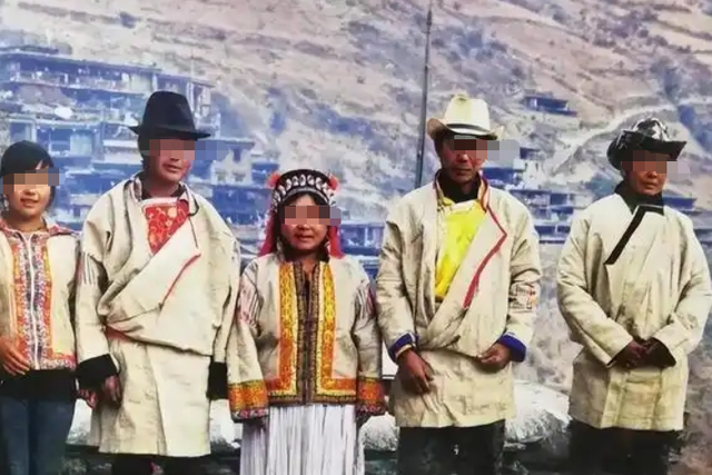 这个一妻多夫制的民族，晚上一家怎么过？女人直言：没有幸福可言