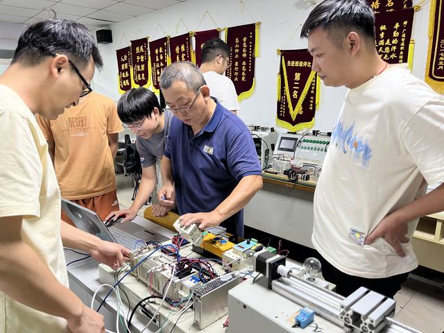 没人带、没基础，0 基础怎么学 PLC 不踩坑？内行人支招！